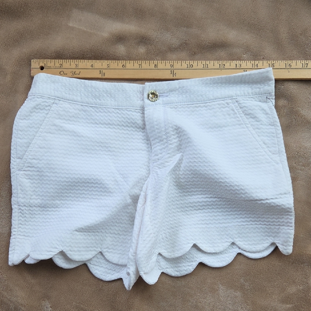 Lilly Pulitzer White Scalloped High Waist Shorts Size 0 Cotton
